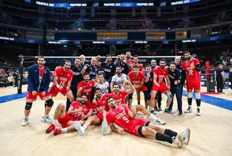 تصویر ؛ پیام جالب فرمانده آزمون به شهروندان والیبال 10 تصویر ؛ پیام جالب فرمانده آزمون به شهروندان والیبال