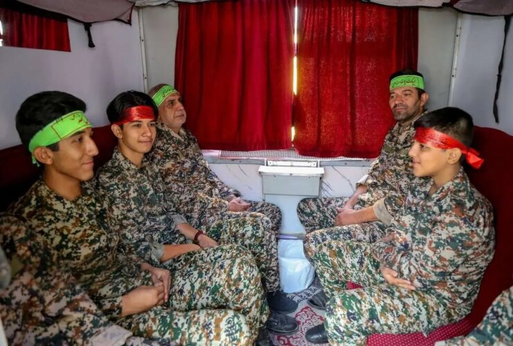 تصاویر حمل نمادین Qumis به جنگ