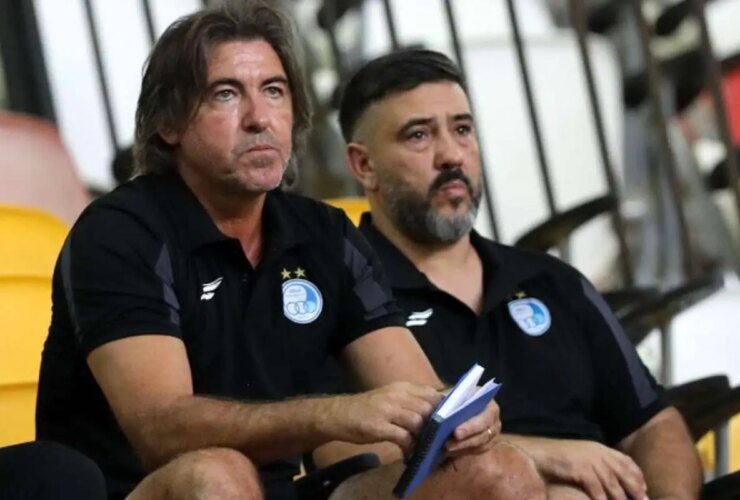 استقلال ساپینتو سرانجام صدای طرفداران را آورد! 33 استقلال ساپینتو سرانجام صدای طرفداران را آورد!