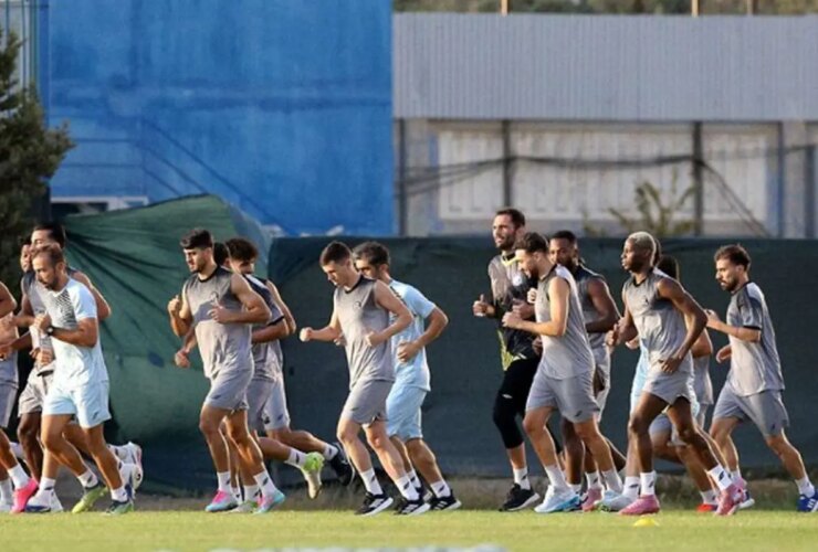 تصویر ؛ پس از بازگشت مشاریپوف به تمرینات