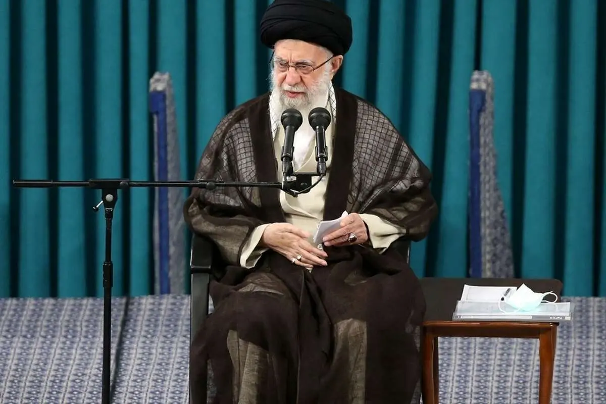 پیام رهبر انقلابی به آیت الله سیستانی