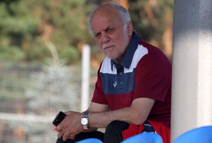 محمود خوردبین به بیمارستان منتقل شد 25 محمود خوردبین به بیمارستان منتقل شد