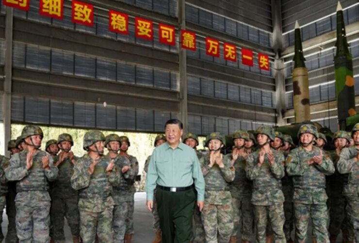 خدمات موشکی برای "پایگاه های ایالات متحده" چین 24 چین