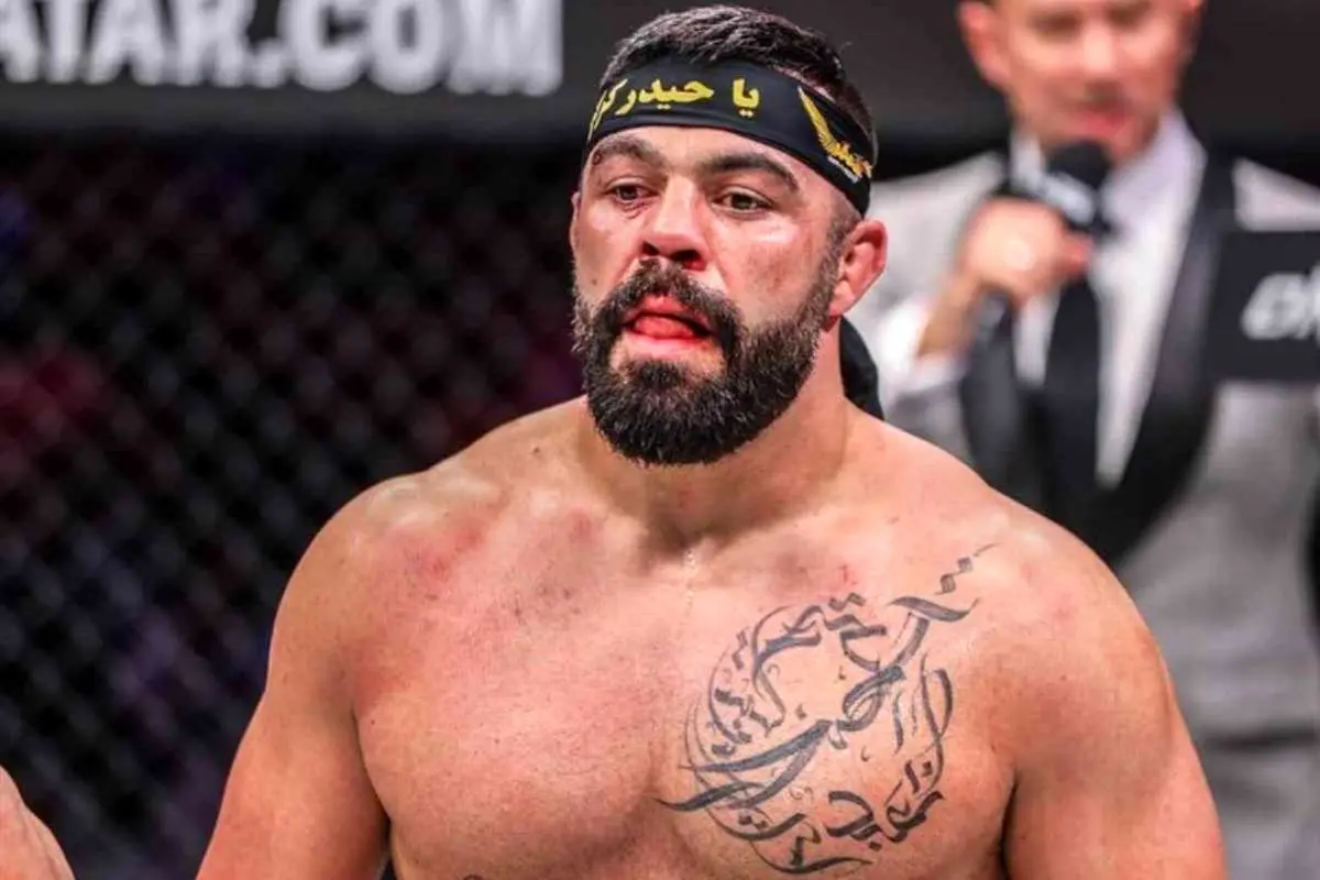 MMA داغ در دبی ؛ مبارزه امیر علی اکبری با جانسون آمریکایی 4 MMA داغ در دبی ؛ مبارزه امیر علی اکبری با جانسون آمریکایی