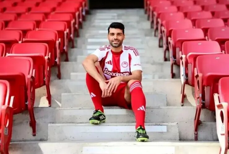 Taromi Moment برای اولین بازی با پیراهن Olympiakos