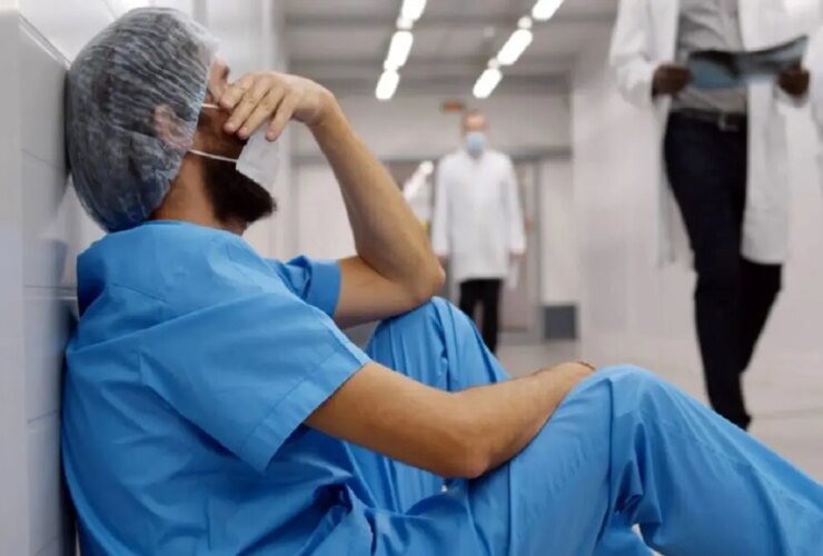 آخرین شیفت/ سوابق پزشکان و ساکنان جدید خودکشی ، 2 مرگ خودآگاهی در 2 هفته 21 آخرین شیفت/ سوابق پزشکان و ساکنان جدید خودکشی ، 2 مرگ خودآگاهی در 2 هفته