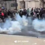 اعتراضات در فرانسه ؛ "مشکل اصلی ماکرون است ، نه وزیر"