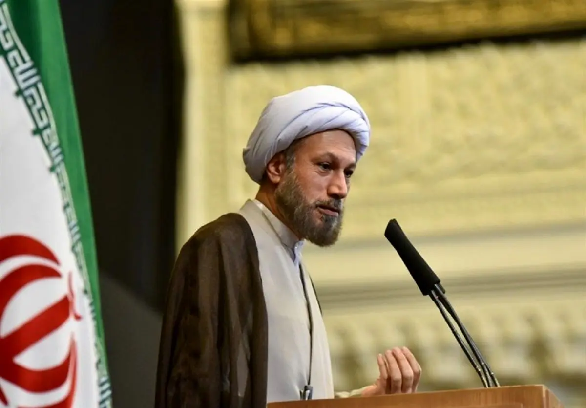 امام جامع شیراز: ایران به قله قدرت و عزت جهانی خواهد رسید