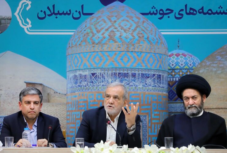 انتقاد شدید از روزنامه پزشکان: سخنان شما فقط نقاط ضعف را بیان می کند 18 انتقاد شدید از روزنامه پزشکان: سخنان شما فقط نقاط ضعف را بیان می کند