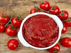 با این ترفند خانگی ، خمیر گوجه فرنگی دیگر به قالب برخورد نمی کند