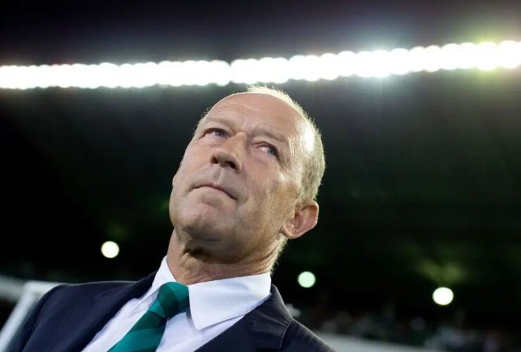 برای تشویق مربی قدیمی Persepolis پس از شلیک لورن بلان