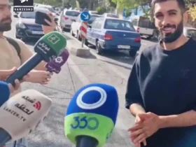 برای دیدن با یک پیک موتوری ، مدافع استقلال بحث برانگیز به روزنامه نگاران رفت!