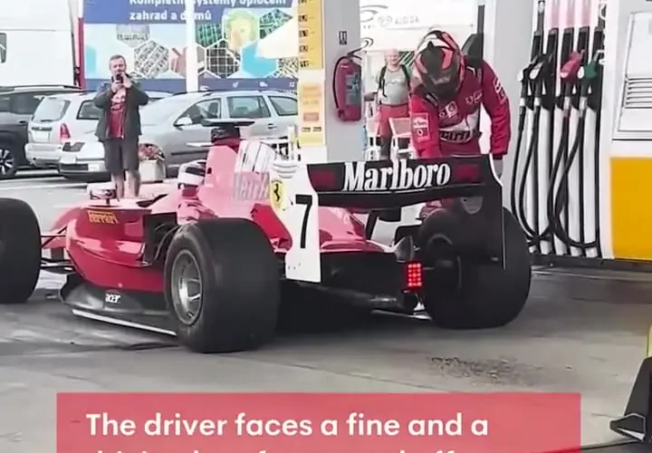 برای دیدن راننده جولان فراری فانتوم در بزرگراه