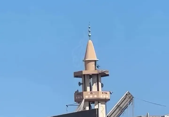 برای دیدن لحظه بمب افکن خودکشی برای مسجد مناره در غزه