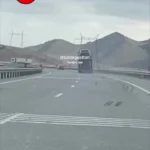 برای دیدن ماشین حامل لاستیک ترک خوردگی وحشتناک ماشین حامل