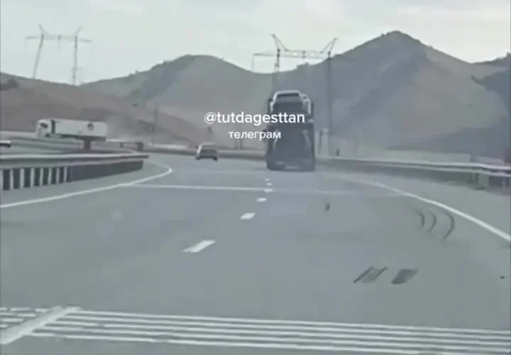 برای دیدن ماشین حامل لاستیک ترک خوردگی وحشتناک ماشین حامل 23 برای دیدن ماشین حامل لاستیک ترک خوردگی وحشتناک ماشین حامل