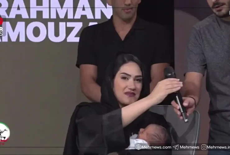 برای دیدن پس از پیروزی در حریف ژاپن ، خوشبختی همسر و نوزاد رحمان آموزاد