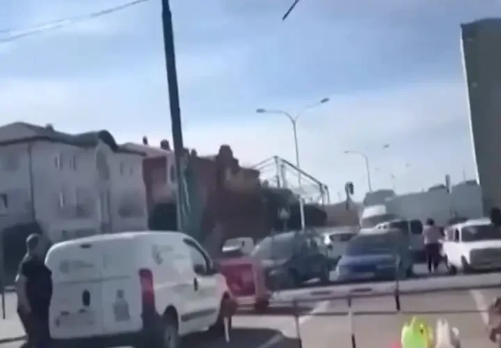 برای دیدن یک هواپیمای بدون سرنشین وحشتناک روسی به دانشگاه خارکف برخورد کرد 13 برای دیدن یک هواپیمای بدون سرنشین وحشتناک روسی به دانشگاه خارکف برخورد کرد