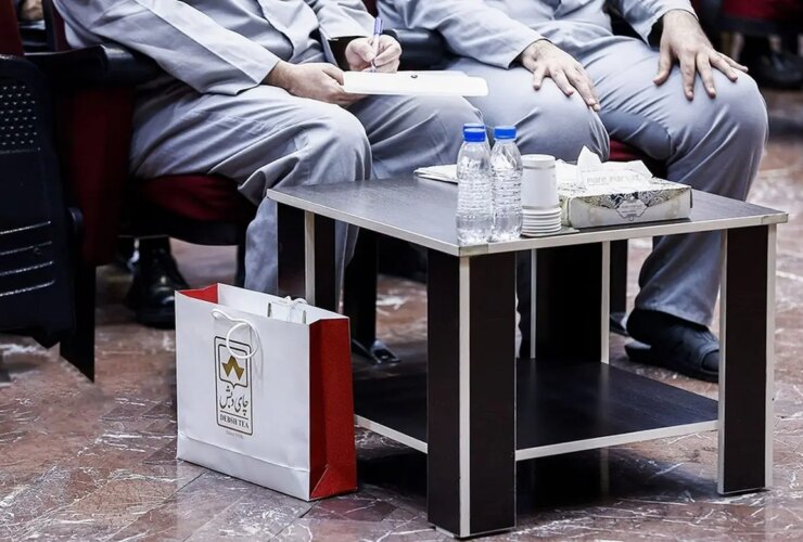 بمب چای دباش ؛ 2 وام از یک بانک دولتی دریافت کنید