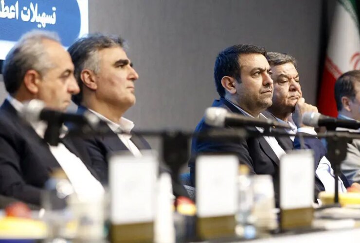 تأکید نجارزاده بر بهبود معیشت کارمندان بانک