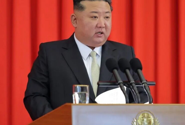 جنگ کیم جونگ -با کلمات ؛ نگویید همبرگر ، بگویید دو نان با گوشت گاو. 12 جنگ کیم جونگ -با کلمات ؛ نگویید همبرگر ، بگویید دو نان با گوشت گاو.