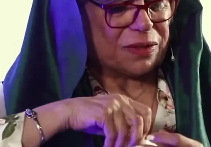 جیغ دردناک جواهرات خوب در یادآوری همکاران گذشته