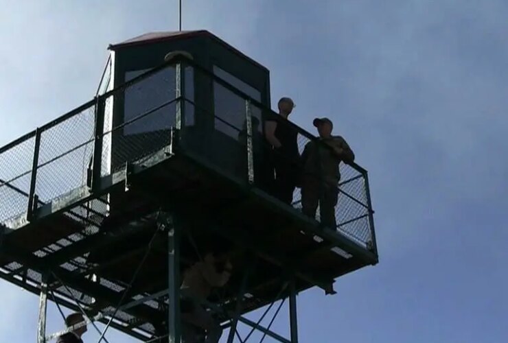 دو پادگان از پایتخت بیرون آمدند