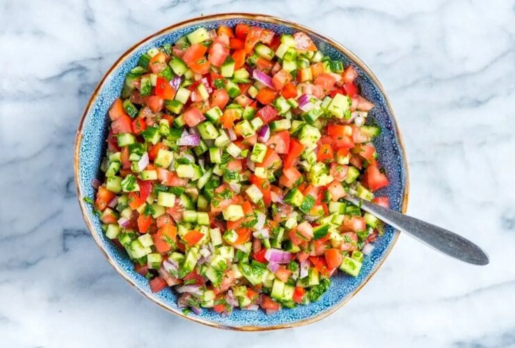 سالاد شیرازی به لوکس پیوست