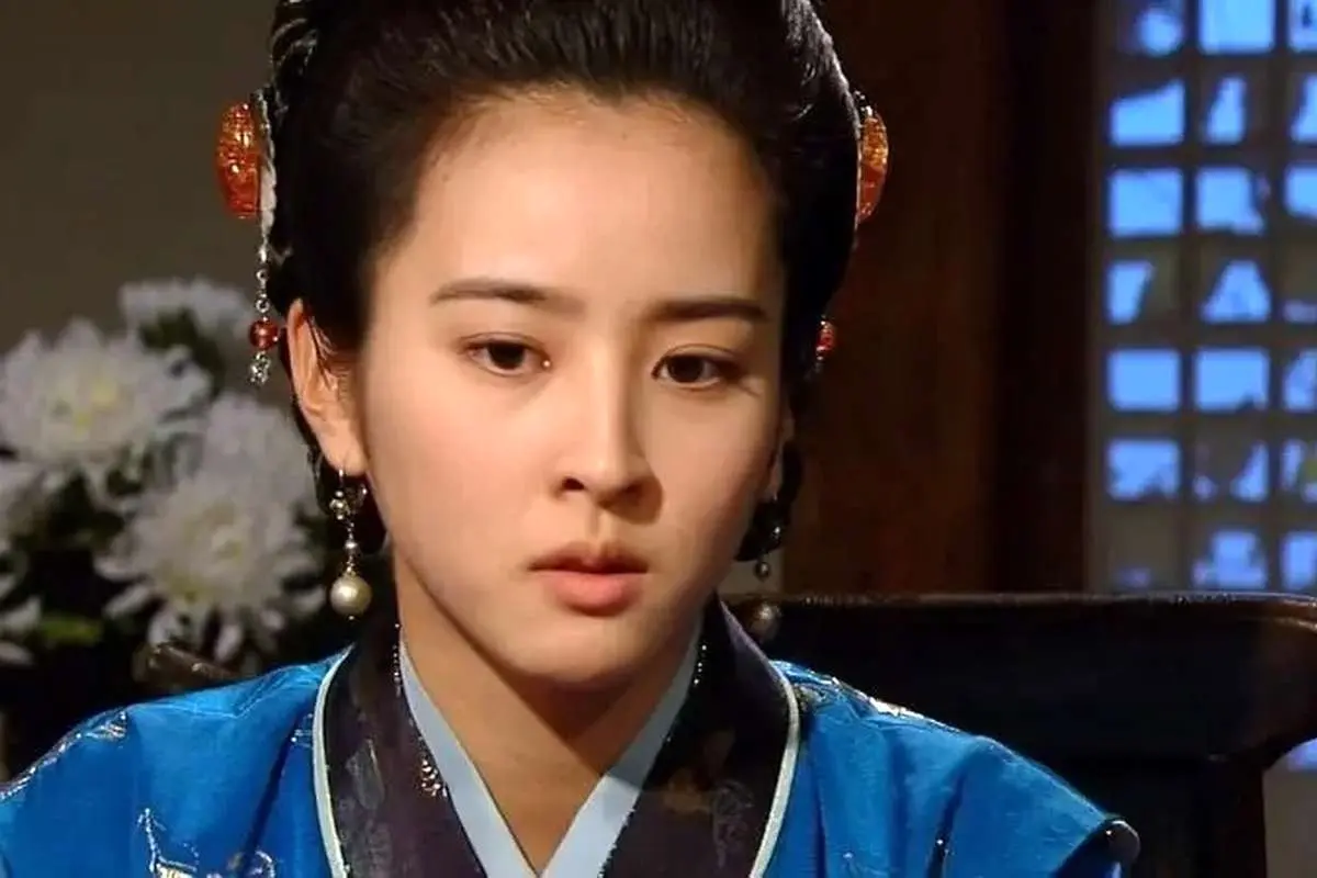 سوزانو با یک کلاه غربی عجیب و غریب در سریال Jumong! 4 سوزانو با یک کلاه غربی عجیب و غریب در سریال Jumong!
