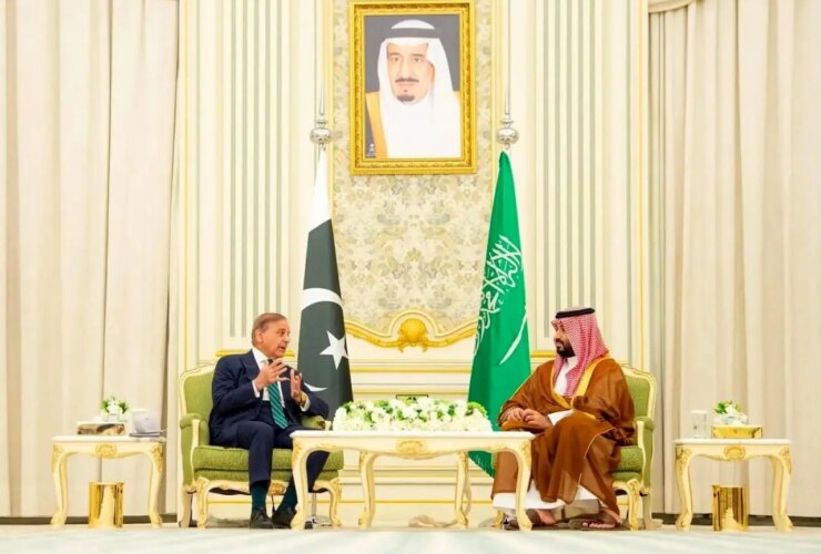عربستان سعودی و پاکستان توافق نامه دفاعی مشترکی امضا کردند