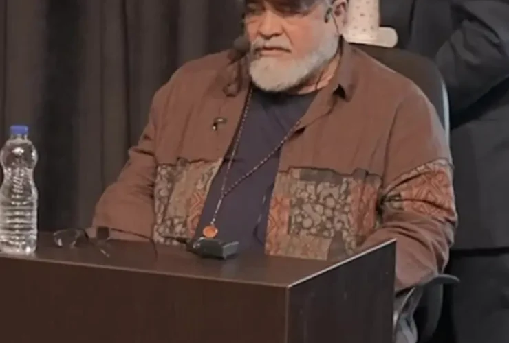 محمد رضا شریفی نیا: ما با آقای بیضه استنشاق کرده ایم 30 محمد رضا شریفی نیا: ما با آقای بیضه استنشاق کرده ایم