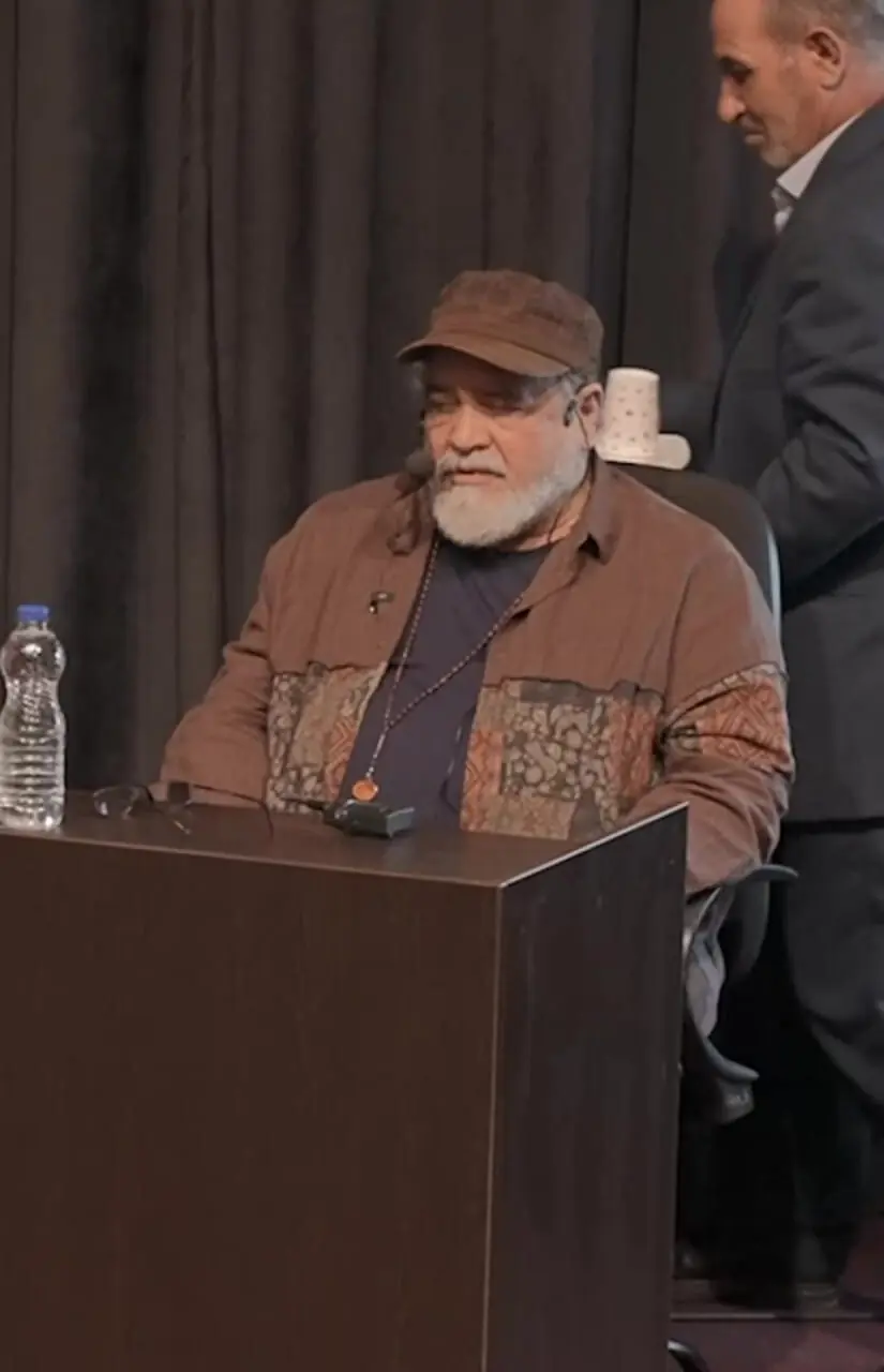محمد رضا شریفی نیا: ما با آقای بیضه استنشاق کرده ایم