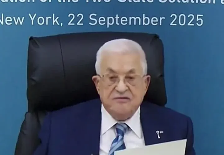 محمود عباس از حماس خواست که اسلحه بدهد