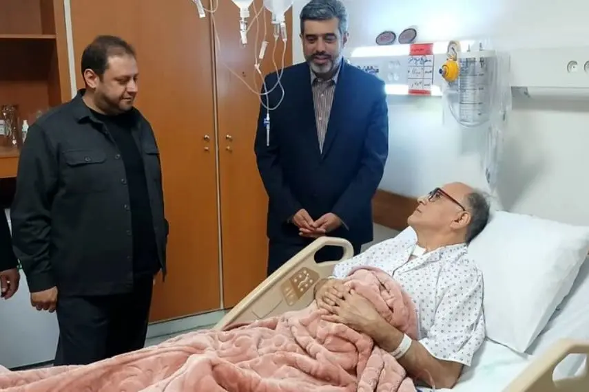 ناصر هایداریان ، رهبر ارکستر سمفونیک تهران ، به بیمارستان منتقل شد
