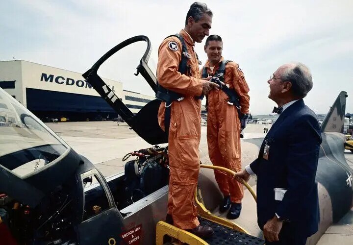 هنگامی که محمد رضا پهلوی "گربه" را به "Kartal" ترجیح داد