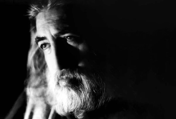 پرتره حسین مونزوی ؛ غزل منزوی پلنگ جدا شده زنجان