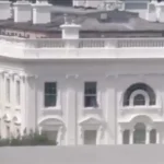 کیف های سیاه از پنجره کاخ سفید قبل از سخنرانی ترامپ