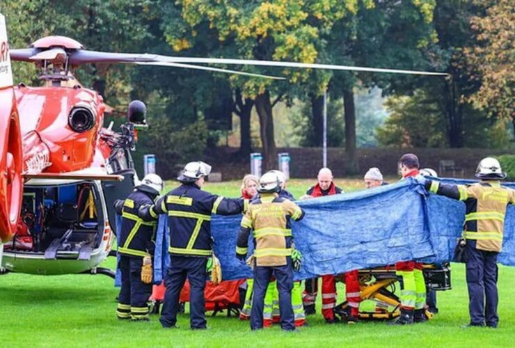 حمله به شهردار آلمانی با اسلحه سرد 26 حمله به شهردار آلمانی با اسلحه سرد