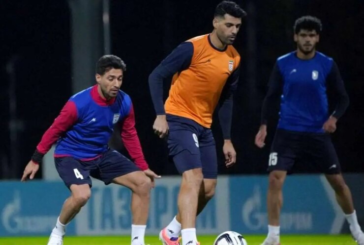 اولین جلسه تمرینی ایران با هواداران در ولگوگراد