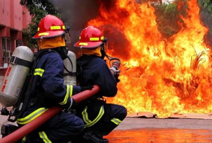 آتش سوزی در مقیاس بزرگ در صحنه این حادثه در بسیاری از فروشگاه های تجاری در بابیل خاموش شد.