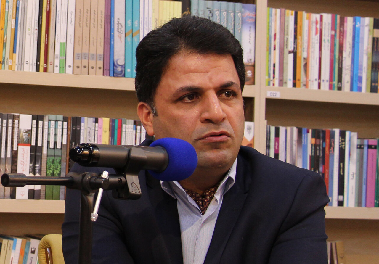 در نجیب
