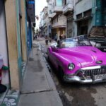 تصاویر; درخشش ماشین های قدیمی آمریکایی در خیابان های هاوانا