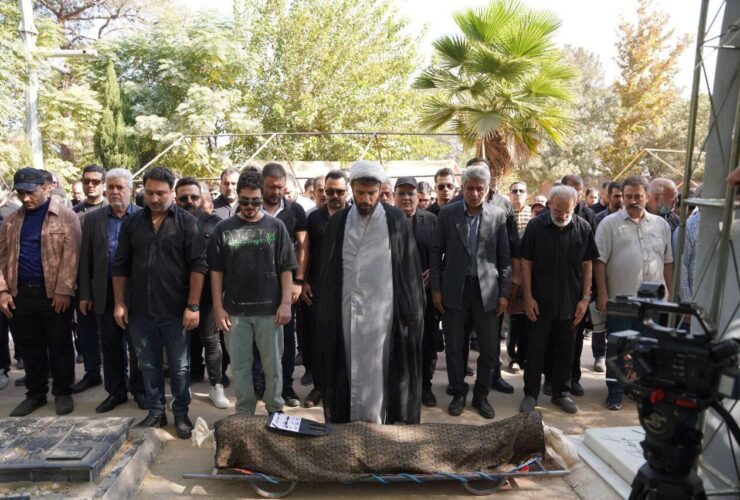 سعید مظفری به آثار هنرمندان گوش داد 30 سعید مظفری به آثار هنرمندان گوش داد