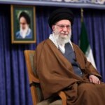 رهبر انقلاب خطاب به رئیس جمهور آمریکا: اصلاً شما چه کار می کنید؟!