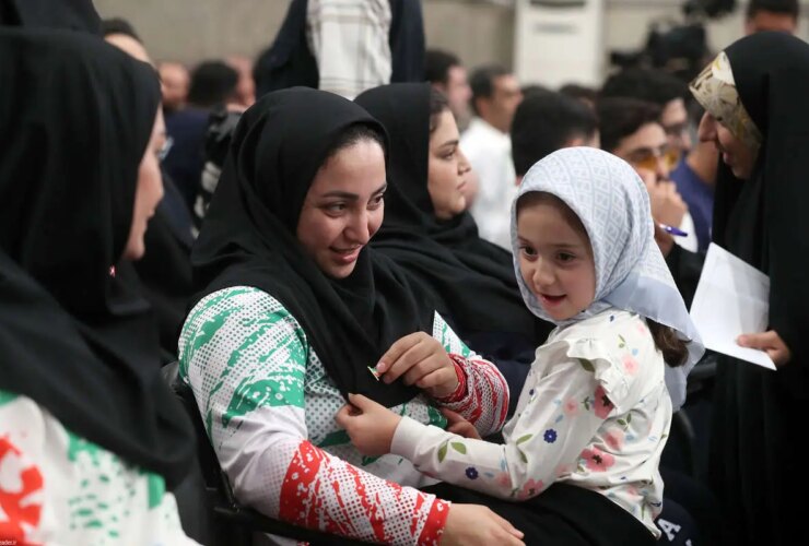 تصاویر; متن و حواشی دیدار قهرمانان ورزشی و مدال آوران علم المپیک با رهبر انقلاب