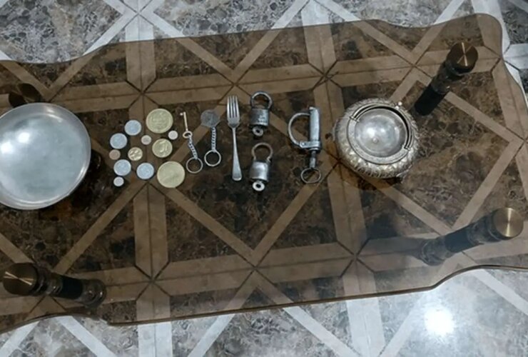 کشف 20 شی باستانی از دورود