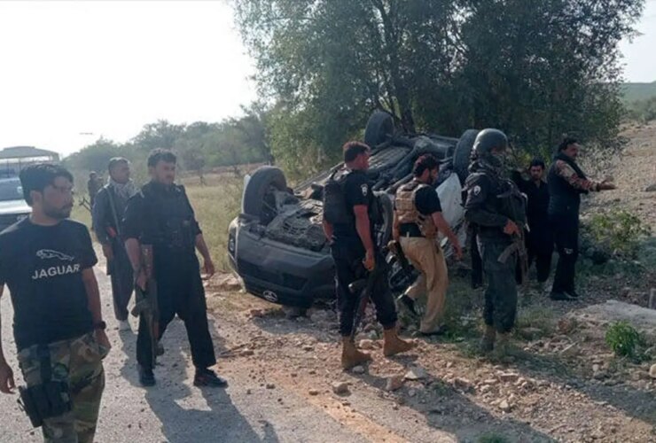 بسیاری از افسران پلیس در انفجاری در پاکستان کشته شدند