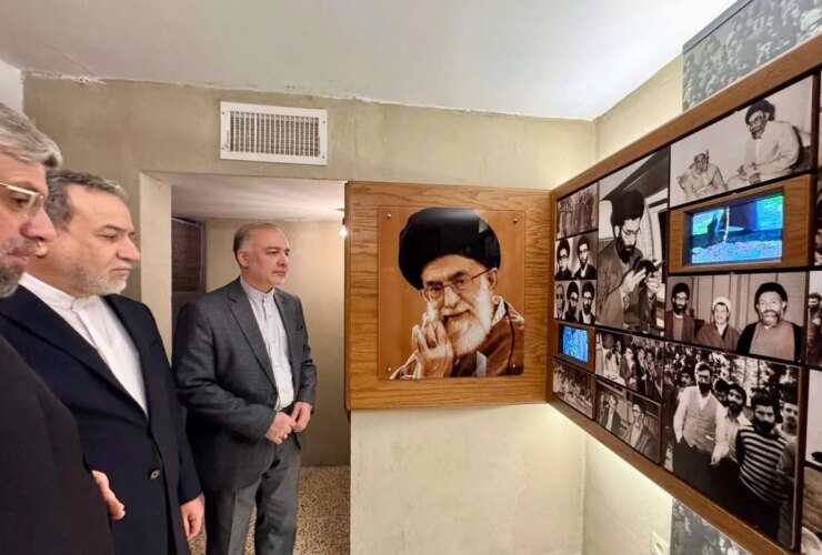 زیارت عراقچی از بیت مقام معظم رهبری در مشهد