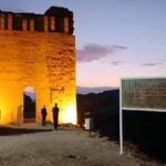 نورپردازی جالب قلعه ضحاک / عکس