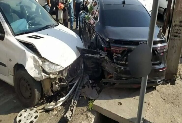 برخورد شرق 15 خودرو در بلوار سیمون بولیوار تهران 12 برخورد شرق 15 خودرو در بلوار سیمون بولیوار تهران
